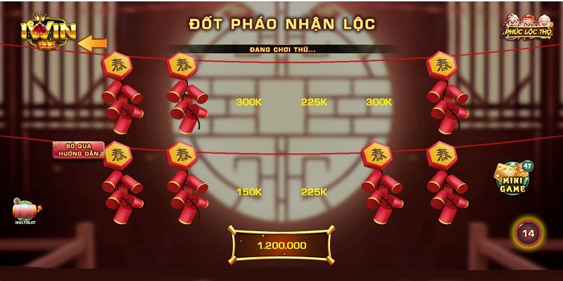 Game nổi bật với các tính năng như mini-game Đốt pháo nhận lộc